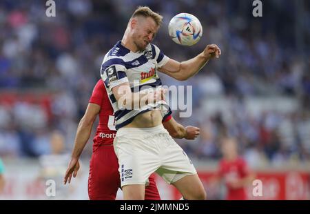 Duisburg, Germania. 05th ago, 2022. Primo : 08/05/2022, calcio, campionato 3rd, 3rd Bundesliga, Stagione 2022/2023, MSV Duisburg - RW Essen 2: 2 Sebastian mai, duelli, MSV/dpa/Alamy Live News Foto Stock