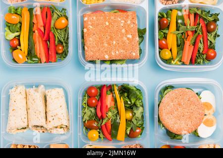 Lunchboxes piatto a disposizione Foto Stock