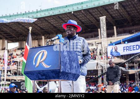 Nairobi, Kenya. 06th ago 2022. Il candidato presidenziale di Kenyas Raila Odinga parla ai sostenitori del suo ultimo raduno elettorale a Kasarani a Nairobi, Kenya, il 6 agosto 2022. I keniani dovrebbero andare alle urne martedì 9 agosto 2022. ( Photo by Samson Otieno/Sipa USA) Credit: Sipa USA/Alamy Live News Foto Stock