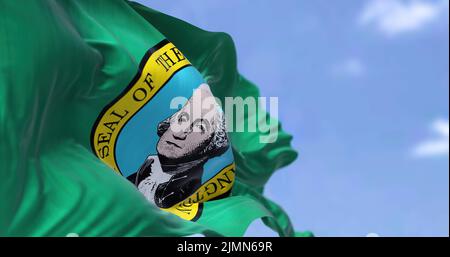La bandiera dello stato americano di Washington sventola al vento Foto Stock