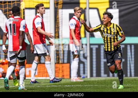 Arnhem - Million Manhoef di Vitesse celebra i 1-0 durante la partita tra Vitesse e Feyenoord a GelreDome il 7 agosto 2022 ad Arnhem, Paesi Bassi. (Da Box a Box Pictures/Yannick Verhoeven) Foto Stock