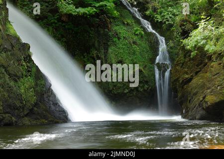 Cascata Ceunant Mawr ai piedi di Snowdon Mountain a Llanberis, Galles del Nord, Regno Unito Foto Stock