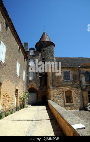 Torre al Petit Fort nel borgo medievale di Belvès nella regione della Dordogna in Francia. Il Petit Fort era dove sorgeva il forte originario della città. Foto Stock