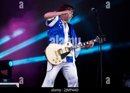 Brighton, Regno Unito . 07th ago 2022. City of Brighton and Hove, Bjorn Again, Abba Tribute band, suonando al Brighton Pride 2022, We are Fabuloso. 7th agosto 2022 credito: David Smith/Alamy Live News Credit: David Smith/Alamy Live News Foto Stock