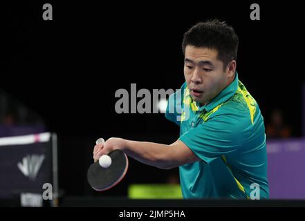 Il Lin ma australiano compete durante la partita di medaglia d'oro delle classi 8-10 di Para Table Tennis Men's Singles contro Joshua Stacey del Galles al NEC il giorno dieci dei Giochi del Commonwealth 2022 a Birmingham. Data foto: Domenica 7 agosto 2022. Foto Stock