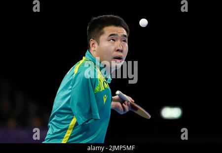 Il Lin ma australiano compete durante la partita di medaglia d'oro delle classi 8-10 di Para Table Tennis Men's Singles contro Joshua Stacey del Galles al NEC il giorno dieci dei Giochi del Commonwealth 2022 a Birmingham. Data foto: Domenica 7 agosto 2022. Foto Stock