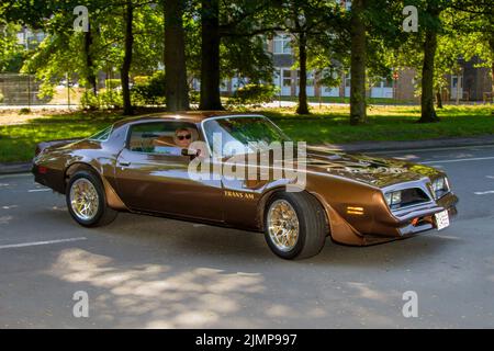 1970s, 70s Settanta American Pontiac Firebird Trans am “Bronze Mamba”in rotta per Lytham Hall mostra di auto d'epoca, Lancashire, Regno Unito Foto Stock