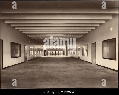 Weißgerber otto, Istituto fisico dell'Università tecnica di Berlino (1929-1929): Vista interna del corridoio d'ingresso. Foto su cartone, 61,2 x 81,6 cm (inclusi i bordi di scansione) Weißgerber otto (geb. 1880): Technische Hochschule Berlino. Istituto Physikalisches Foto Stock