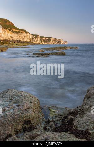 Una vista mattutina da Thornwick Nab sulla East Yorkshire Coast, Inghilterra, Regno Unito Foto Stock