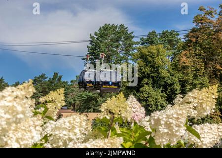 Druskininkai, Lituania, 03 agosto 2022. La funivia è un'attrazione popolare a Druskininkai. Druskininkai è resort con promozione della salute, ricreazione Foto Stock