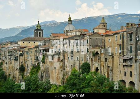 Vista panoramica di Sant'Agata de 'Goti, borgo medievale in provincia di Avellino in Campania. Foto Stock