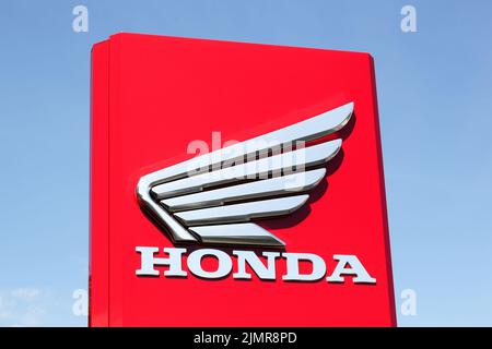 Villefranche, Francia - 24 maggio 2020: Honda è una multinazionale pubblica giapponese conosciuta come un produttore di automobili e moto Foto Stock