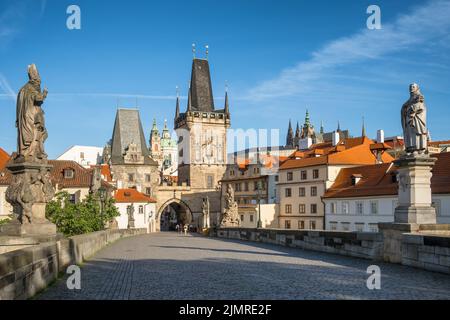 Ponte Carlo in giornata di sole a Praga, Repubblica Ceca. Foto Stock
