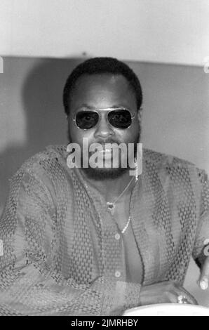 **FOTO DEL FILE** Roger E. Mosley è passato via. Roger E. Mosley al 2nd annuale United High Blood Pressure Foundation Telethon 1977 credito: Ralph Dominguez/MediaPunch Foto Stock