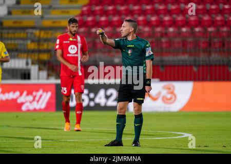 Monza, Italia. 07th ago 2022. Marco Serra (Referee) durante AC Monza vs Frosinone Calcio, partita di calcio italiana Coppa Italia a Monza, Italia, Agosto 07 2022 Credit: Agenzia fotografica indipendente/Alamy Live News Foto Stock