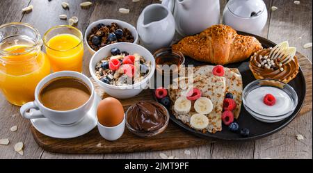 Ristorante e bar Colazione La colazione è servita con caffè Foto Stock