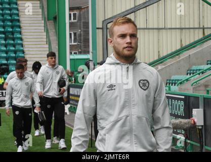 Easter Road Stadium Edinburgh.Scotland.UK.7th ago 22 Hibs v Hearts Cinch Premiership Match Hearts Nathaniel Atkinson Credit: eric mccowat/Alamy Live News Foto Stock