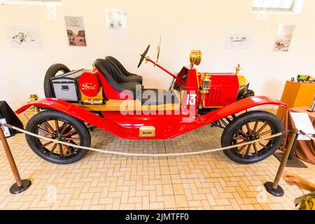 Red Ford T Speedster car 1915, Helikon Palace Museum (Palazzo Festetics), Keszthely, Ungheria Foto Stock