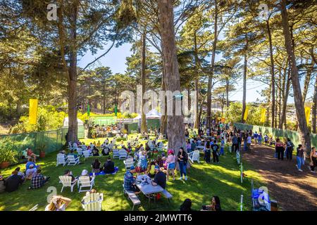 San Francisco, Stati Uniti. 07th ago 2022. People relax durante l'Outside Lands 2022 Music and Arts Festival che si tiene nel Golden Gate Bridge Park di San Francisco, California, il 7 agosto 2022. (Foto di Alive Coverage/Sipa USA) Credit: Sipa USA/Alamy Live News Foto Stock