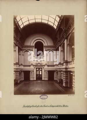 Herrmann Heinrich Ludwig Alexander (1821-1889), Tribunale distrettuale e Distrettuale II di Berlino (1882-1885): Vista interna. Foto su cartone, 55,3 x 42,3 cm (compresi i bordi di scansione) Herrmann Heinrich Ludwig Alexander (1821-1889): Land- und Amtsgericht II, Berlino Foto Stock