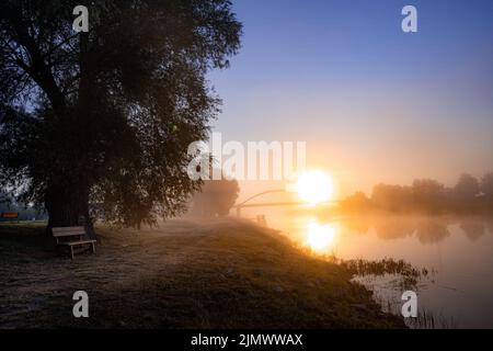 Fiume Warta all'alba Foto Stock