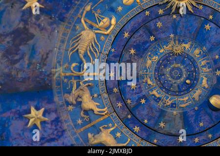 Segni zodiacali sfondo oroscopo. Concetto di fantasia e mistero Foto Stock