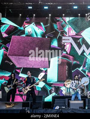 San Francisco, Stati Uniti. 07th ago 2022. Weezer si esibisce al Lands End Stage durante l'Outside Lands 2022 Music and Arts Festival che si tiene nel Golden Gate Bridge Park di San Francisco, California, il 7 agosto 2022. (Foto di Alive Coverage/Sipa USA) Credit: Sipa USA/Alamy Live News Foto Stock