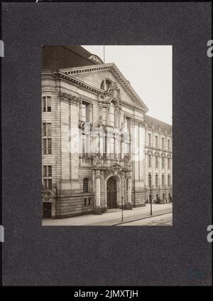 Mönnich Rudolf (1854-1922), tribunale penale e prigione dell'inchiesta, Berlin-Moabit. Espansione (1907): Vista della Risalite media in Turmstrasse. Foto su carta, 54,5 x 40,6 cm (inclusi i bordi di scansione) Foto Stock