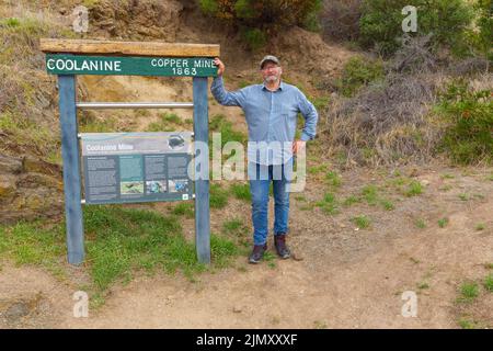 Andrew McIntyre, residente ad Adelaide in South Australia, è stato raffigurato presso il promontorio Rosetta Head sulla Encounter Bay a Victor Harbor, South Australia. Foto Stock