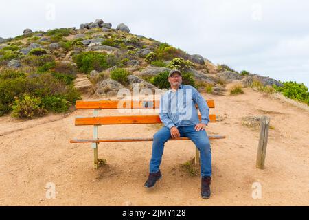 Andrew McIntyre, residente ad Adelaide in South Australia, è stato raffigurato presso il promontorio Rosetta Head sulla Encounter Bay a Victor Harbor, South Australia. Foto Stock