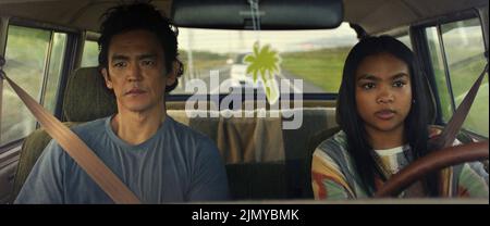 JOHN CHO e mia ISAAC in NON MI FANNO ANDARE (2022), diretto da HANNAH MARKS. Credito: AMAZON STUDIOS / Album Foto Stock