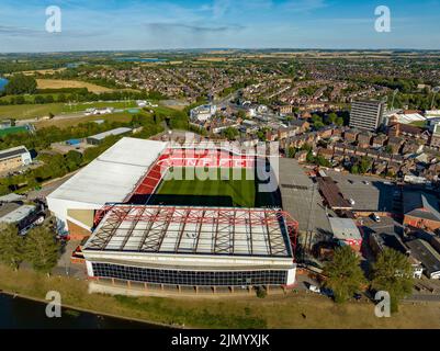 Nottingham Forrest City Count e Meadow Lane Notts County dall'aria, Aerial Shot da un fiume drone Trent Nottingham Foto Stock