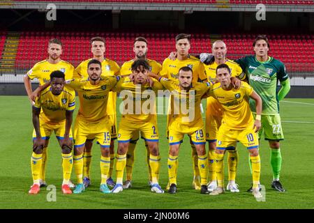 Monza, Italia. 07th ago 2022. La squadra (Frosinone Calcio) durante AC Monza vs Frosinone Calcio, partita di calcio italiana Coppa Italia a Monza, Italia, Agosto 07 2022 Credit: Agenzia fotografica indipendente/Alamy Live News Foto Stock