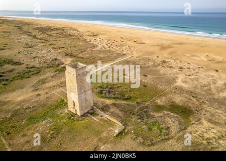 Torre Vigía de Castilnovo am Strand Playa de Castilobo, Conil de la Frontera, Costa de la Luz, Andalusia, spagnolo | Torre Vigía de Castilno Foto Stock