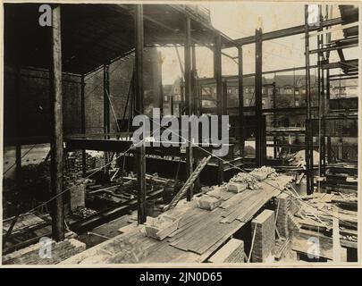 Punitzer Martin (1889-1949), Roxy-Palast, Berlino-Schöneberg (1929): Vista del cantiere. Foto su cartone, 17,1 x 23,1 cm (compresi i bordi di scansione) Punitzer Martin (1889-1949): Roxy-Palast, Berlino-Schöneberg Foto Stock