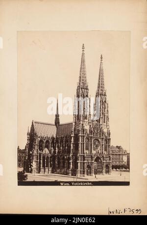 Ferstel, Heinrich Freiherr von (1828-1883), Votivkirche a Vienna (senza data): Vista. Foto su cartone, 20,4 x 13,9 cm (compresi i bordi di scansione) Ferstel, Heinrich Freiherr von (1828-1883): Votivkirche, Wien Foto Stock