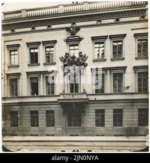 Royal Prussian picture misurazione, Haus Königstraße 9, Berlino (senza data): Vista sulla facciata. Foto, 19,6 x 19,2 cm (compresi i bordi di scansione) Königlich Preußische Messbild-Anstalt: Haus Königstraße 9, Berlino (ohne DAT.) Foto Stock