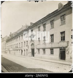 Royal Prussian Measuring picture, Haus Neue Friedrichstraße 5-8, Berlino (senza dat.): Vista sulla strada. Foto, 19,6 x 19,6 cm (compresi i bordi di scansione) Königlich Preußische Messbild-Anstalt: Haus Neue Friedrichstraße 5-8, Berlino (ohne DAT.) Foto Stock