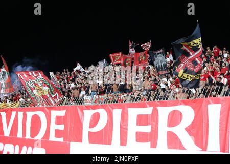 Monza, Italia. 07th ago 2022. I sostenitori dell'AC Monza durante la partita Coppa Italia tra l'AC Monza e Frosinone Calcio all'U-Power Stadium il 7 agosto 2022 a Monza. Credit: Marco Canoniero/Alamy Live News Foto Stock