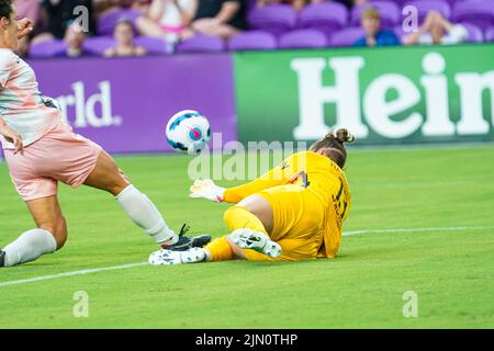 Orlando, Florida, USA, 7 agosto 2022, Angel City FC Goalkeeper Dijana Haracic #13 tenta di risparmiare all'Explororia Stadium. (Photo Credit: Marty Jean-Louis) Credit: Marty Jean-Louis/Alamy Live News Foto Stock