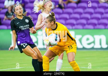 Orlando, Florida, USA, 7 agosto 2022, Angel City FC Goalkeeper Dijana Haracic #13 risparmia all'Explororia Stadium. (Photo Credit: Marty Jean-Louis) Credit: Marty Jean-Louis/Alamy Live News Foto Stock