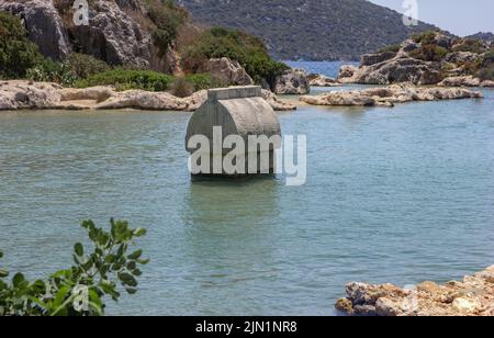 Kalekoy, un'antica città sommersa a Kekova, Kalekoy, conosciuta anche come Simena Foto Stock