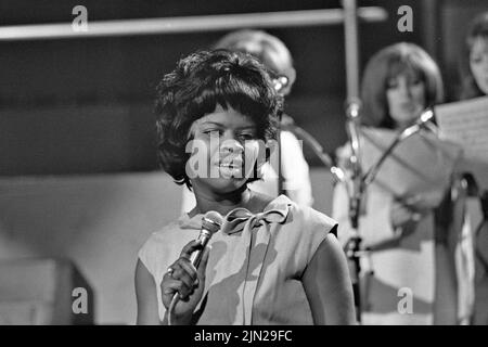 IRMA THOMAS American Soul cantante su Ready,Steady,Go ! nel 1967. Foto: Tony Gale Foto Stock