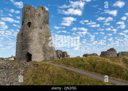Resti della torre di accesso nord al castello di Aberystwyth, una fortezza edoardiana di grado i situata nella città balneare di Aberystwyth, Galles. Foto Stock