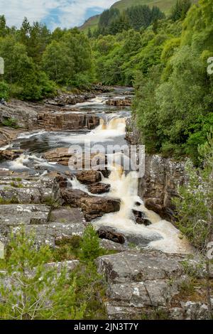 Black Water Falls, vicino Ullapool, Highlands, Scozia Foto Stock