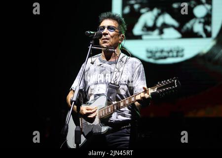 8 agosto 2022, Bacoli, Campania/Napoli, Italia: Concerto di Edoardo Bennato a Bacoli in provincia di Napoli. (Credit Image: © Salvatore Esposito/Pacific Press via ZUMA Press Wire) Foto Stock