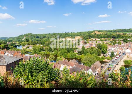 Una vista da High Town a Bridgnorth in Shropshire, Regno Unito guardando a Low Town e il fiume Severn qui sotto Foto Stock