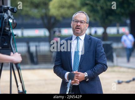 Londra, Inghilterra, Regno Unito. 9th ago 2022. Il ministro del governo locale PAUL SCULLY è visto durante i media di mattina a Westminster. (Credit Image: © Tayfun Salci/ZUMA Press Wire) Credit: ZUMA Press, Inc./Alamy Live News Foto Stock