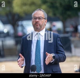 Londra, Inghilterra, Regno Unito. 9th ago 2022. Il ministro del governo locale PAUL SCULLY è visto durante i media di mattina a Westminster. (Credit Image: © Tayfun Salci/ZUMA Press Wire) Credit: ZUMA Press, Inc./Alamy Live News Foto Stock