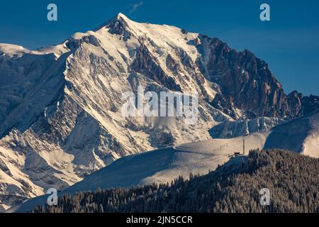 Le Mont Blanc est le Plus haut sommet d'europe et de France, le se trouve sur la commune de Saint-Gervais. Foto Stock